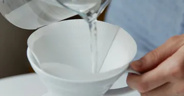 Flat Bottom vs Cone Pour Over: Which Shape Brews Better?