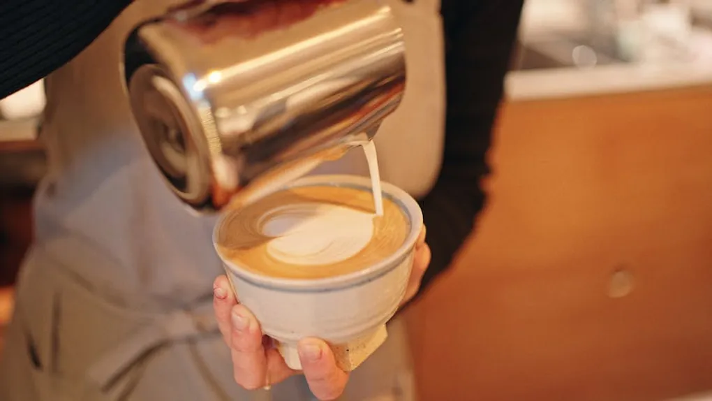 Latte Cost Breakdown: Why Your $6 Latte Has $0.10 of Coffee